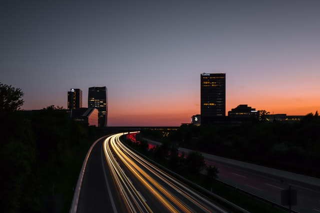 关于城市夜景的文艺句子