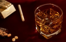 50句适合一个人喝酒时发的文案